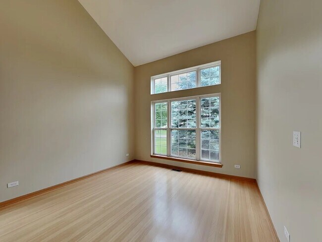 Building Photo - 10880 Grand Canyon Ave