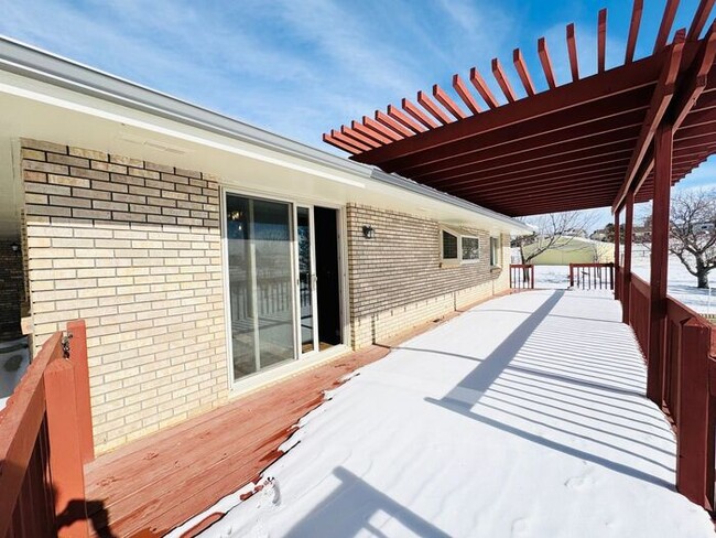 Building Photo - Beautiful Horse Property with Outbuildings...