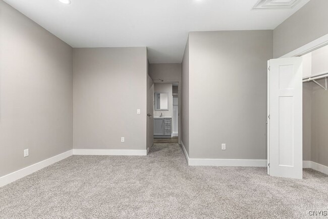 Building Photo - 6475 Collamer Rd