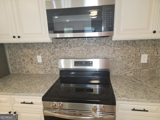 Building Photo - 413 Loblolly Ridge Rd