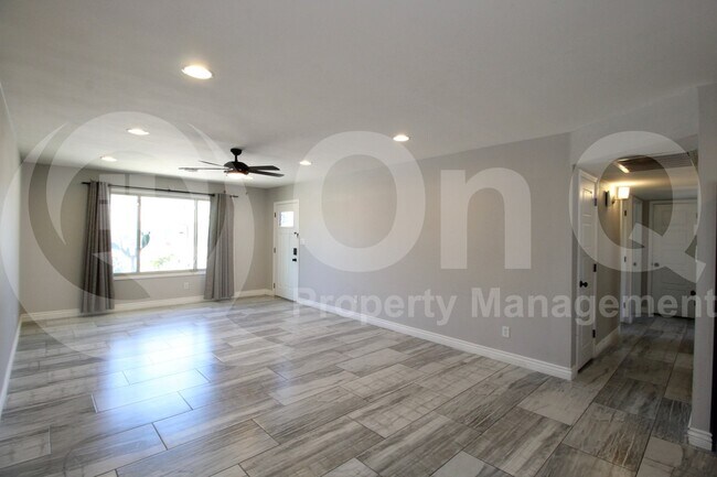 Building Photo - 1653 E Bishop Dr