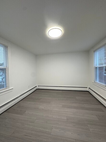 Building Photo - 176 Pearl St