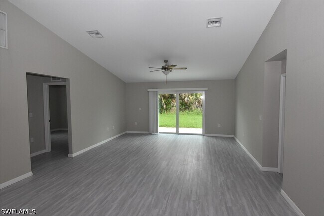 Building Photo - 1544 Waldorf Dr