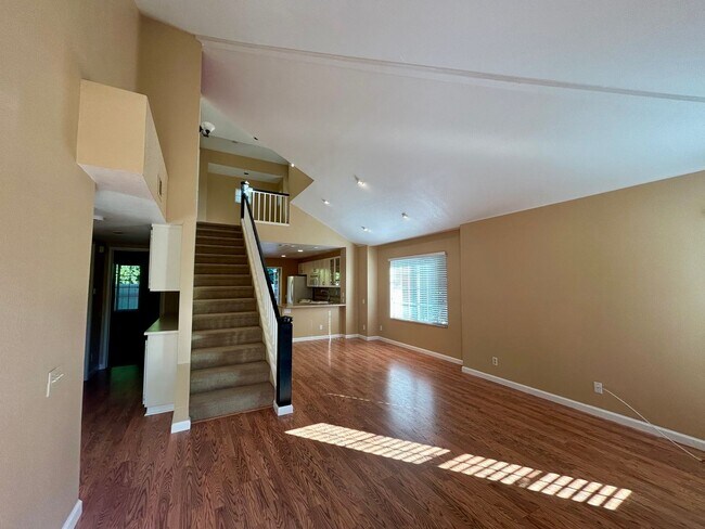 Building Photo - San Roque 3 Bedroom Townhouse - Available Late January