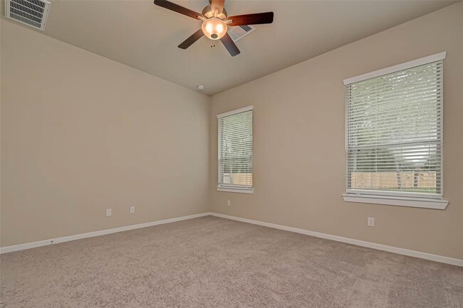 Building Photo - 348 Rise Ln