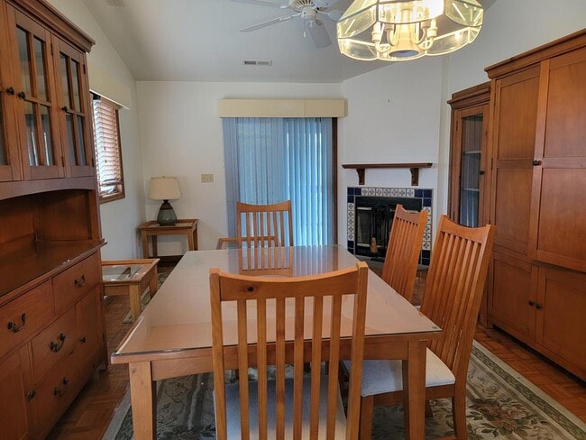 Building Photo - 33 Brooklyn Ave