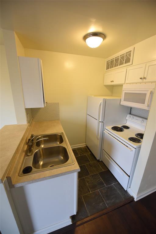 Building Photo - 5124 Live Oak St