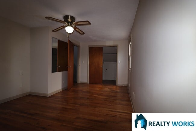 Building Photo - Charming 5 bed House!