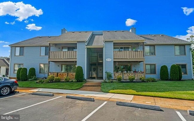 Primary Photo - 808 Hickory Cir