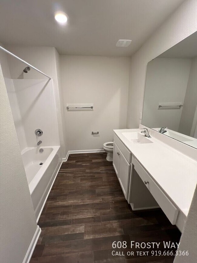 Building Photo - 608 Frosty Way