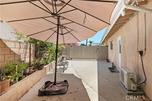 Building Photo - 16577 Knollwood Dr