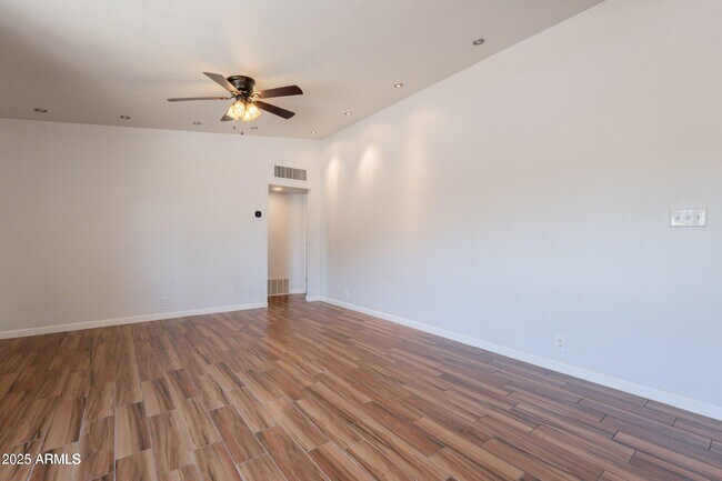 Building Photo - 2214 N 7th Ave