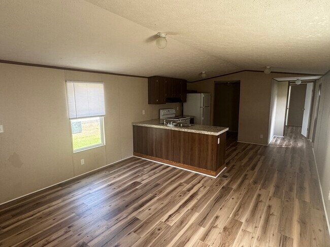 Building Photo - 2208 Cattail Cir