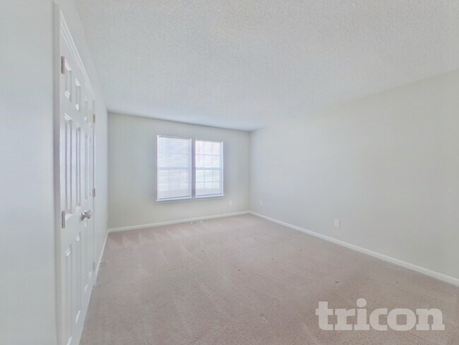 Building Photo - 9629 Green Apple Dr