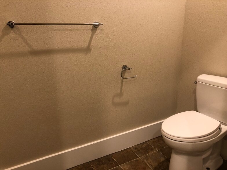 Building Photo - 635 NE Opal St