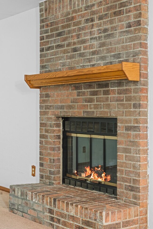 Building Photo - Spacious 4 Bedroom Home in Longmont