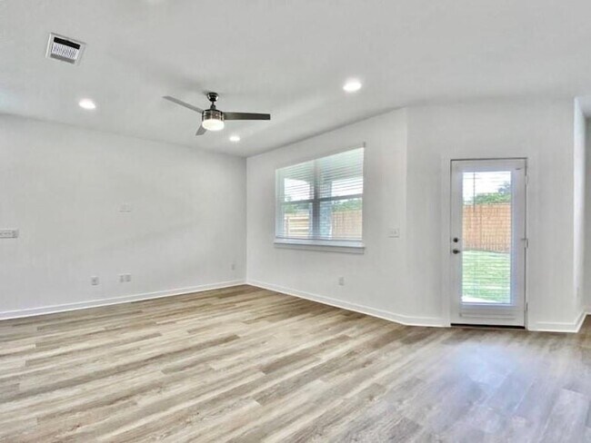 Building Photo - 1861 Bonham Ln