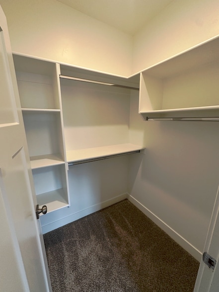 upstairs bedroom 1 closet - 1088 S High Ridge Rd