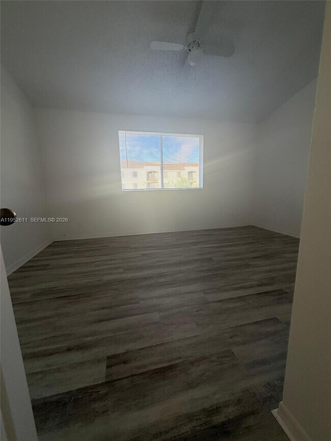 Building Photo - 21300 NE 8th Ct