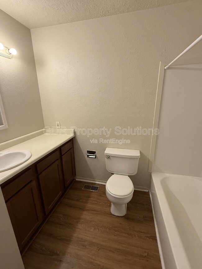 Building Photo - 1928 Buena Vista Dr SE