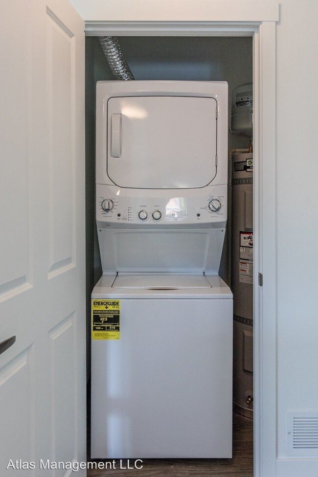 Building Photo - 4975 NE 14th Pl