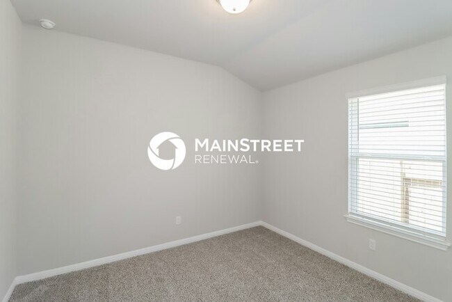 Building Photo - 3 Bedroom Pet-Friendly Home in Hutto, TX with Main Street Renewal