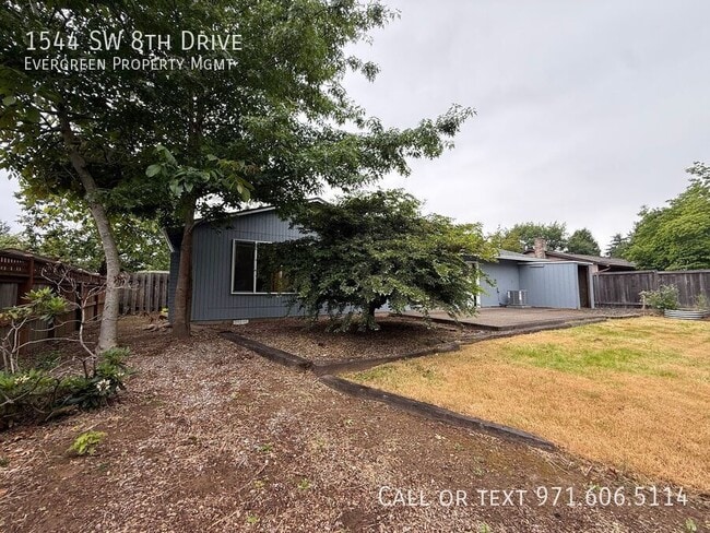 Building Photo - 1544 SW 8th Dr