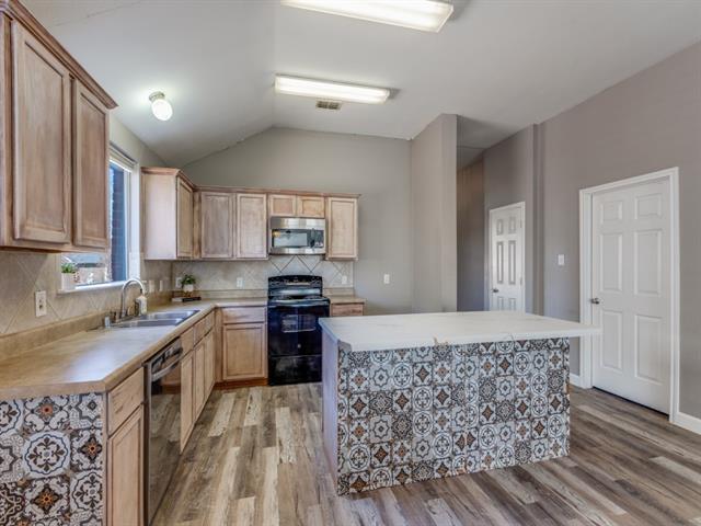 Building Photo - 2109 Hanakoa Falls Dr