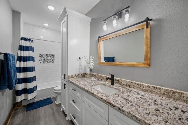 Building Photo - 376 Jill St