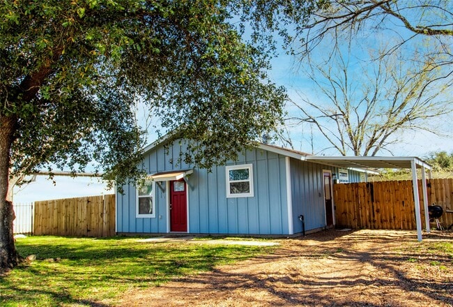 Building Photo - 311 Diers Ln
