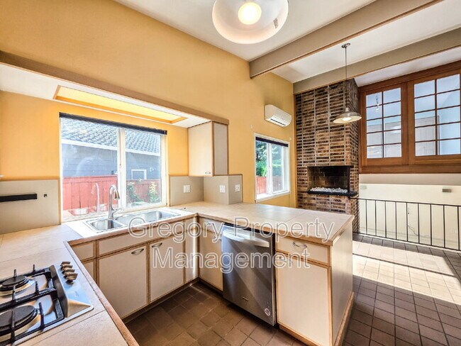 Building Photo - 11757 NE 143rd St