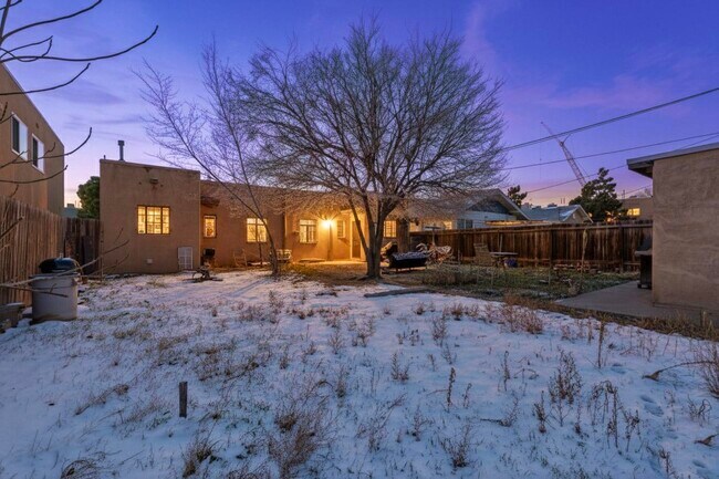 Building Photo - 116 Columbia Dr SE