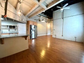 Building Photo - 1016 Jefferson St