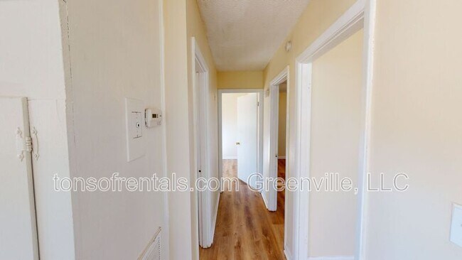 Building Photo - 1427 Grant Cir