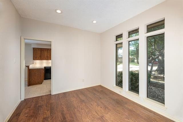 Building Photo - 922 Kingston Dr