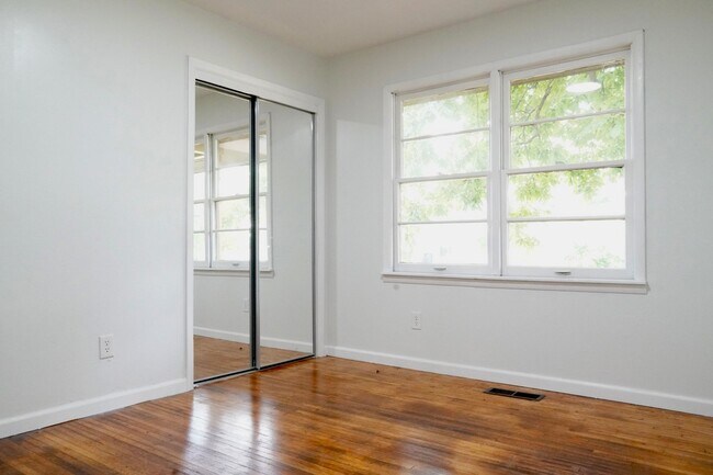 Building Photo - 1608 1st St NW