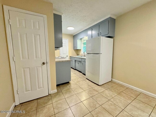 Building Photo - 3802 Brandywine Dr