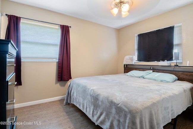 Building Photo - 737 Badger Dr NE