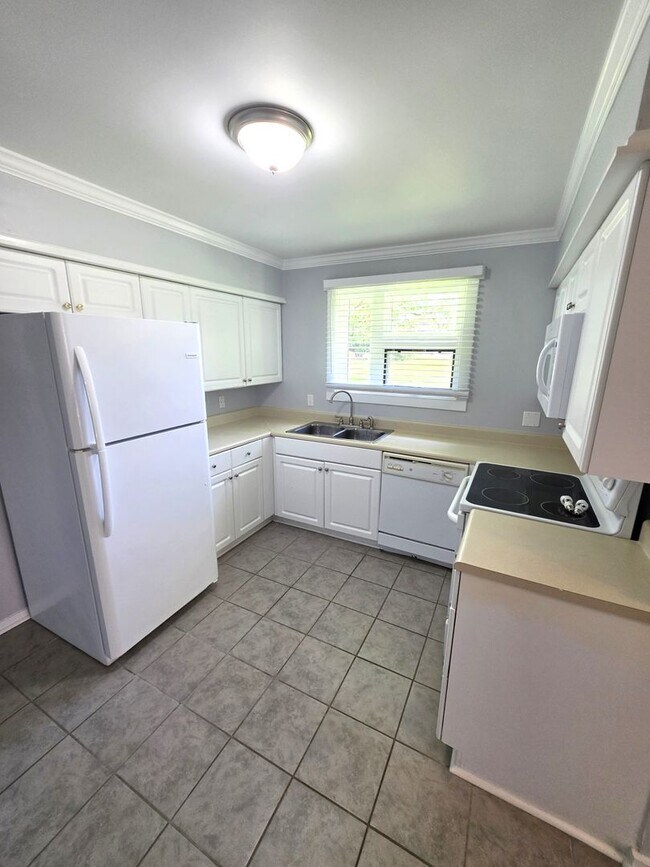 Building Photo - Newly Updated Home in Seagate Village