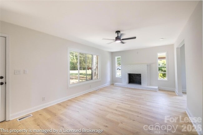 Building Photo - 409 Eastover Ave