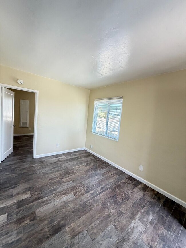 Building Photo - Top-Floor Corner Gem in the Heart of Normal Heights