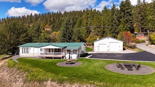 Building Photo - BRAND NEW! Fully furnished and stocked Single Level Home...Easy & Beautiful Living with a stunnin...