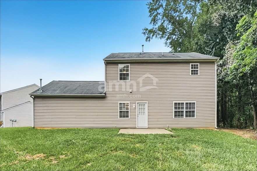 Building Photo - 86 Chesterfield Ct