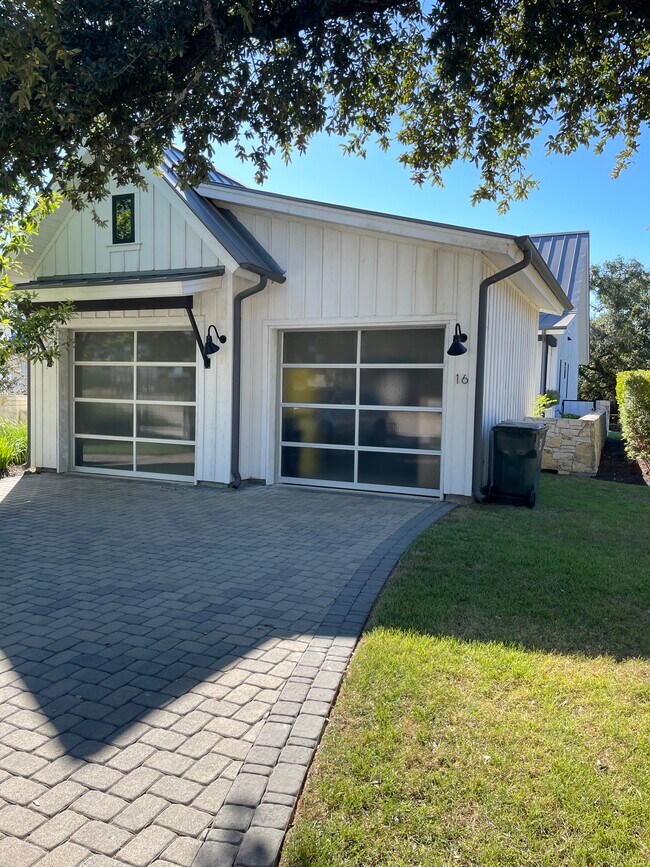 2 Car Garage - 19601 Flying J Blvd