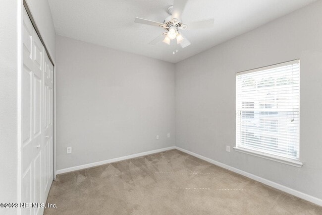 Building Photo - 8226 Green Parrot Rd