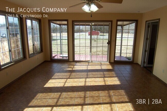 Building Photo - 5263 N Crestwood Dr