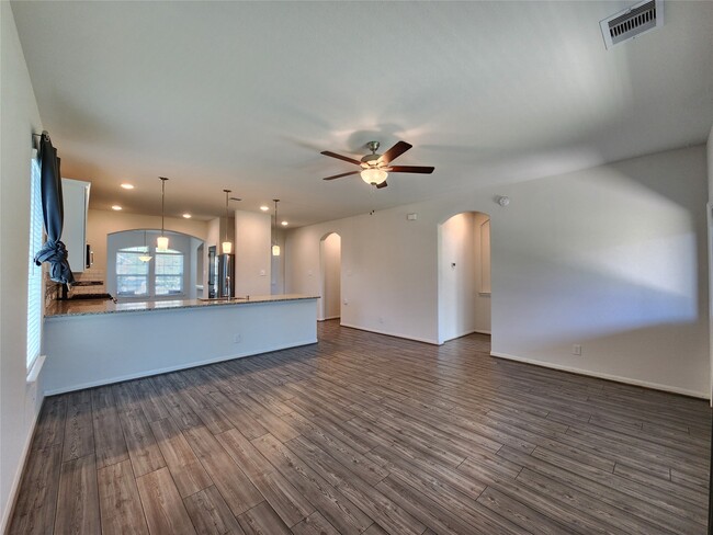 Building Photo - 411 Alaska Cedar Dr
