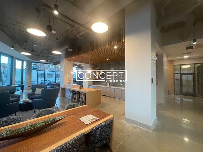 Building Photo - 525 Lincoln St