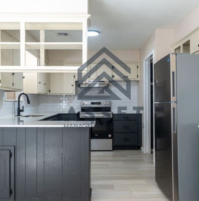 Building Photo - 801 Cogswell Cir