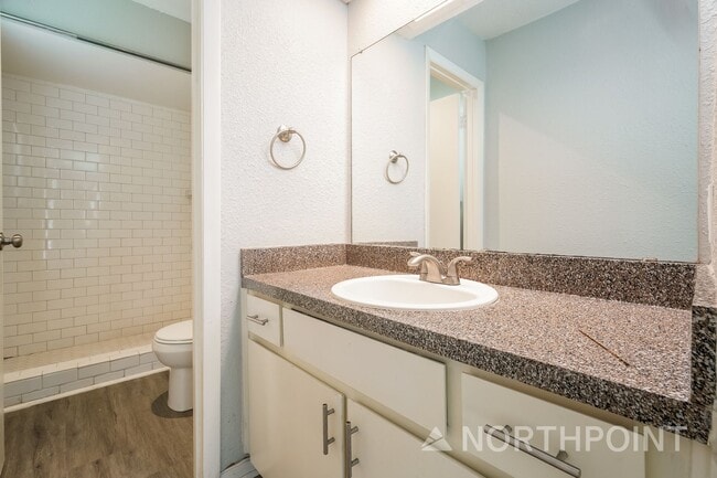 Building Photo - 3 BR/2BA | Newly Renovated Single Family Home | Large utility Room | In Dallas!